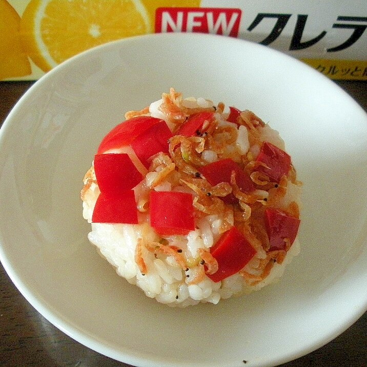 ☆赤ピーマンと干しアミの鶏ガラ塩糀味おにぎり☆